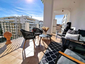 3 minutes from the beach, central and bright A219